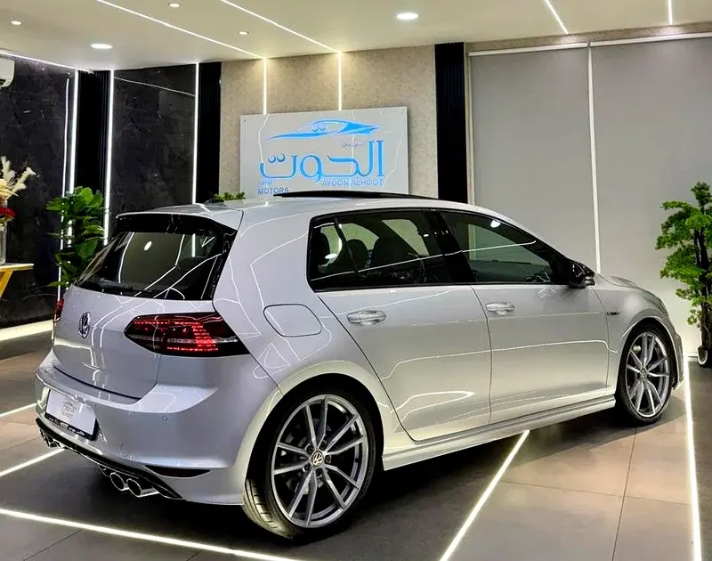 فولكس واجن جولف 2017