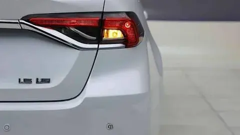 تويوتا كورولا 2025 الجديد