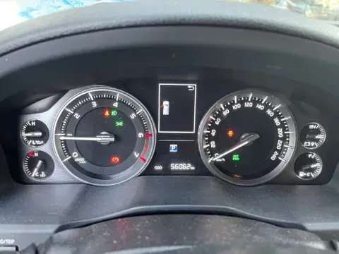 Toyota Land Cruiser GXR V6 Capsule 2021