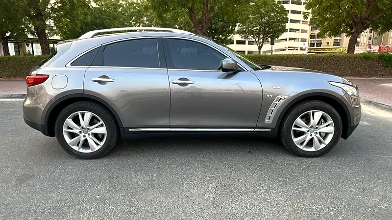 Infiniti QX70 2015