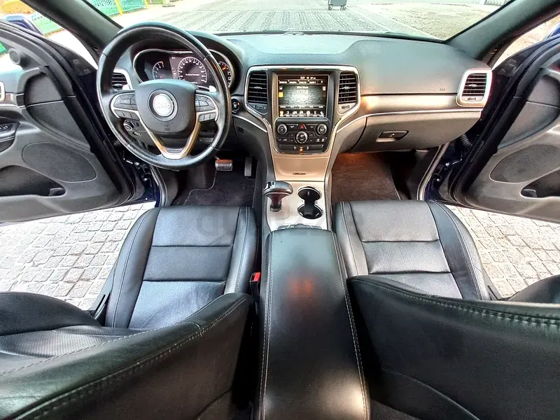 جيب جراند شيروكي 2015