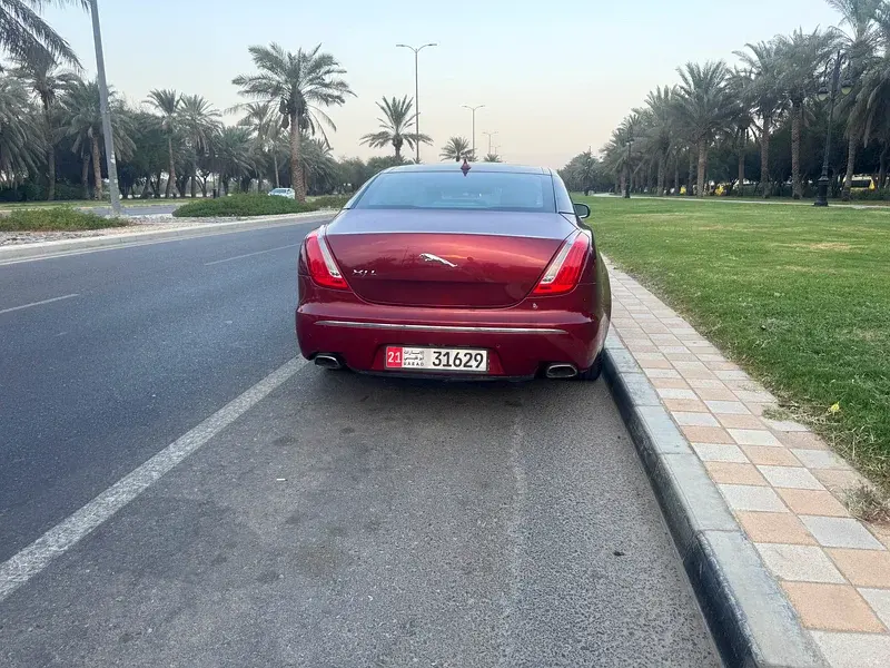 جاكوار XJ 2013