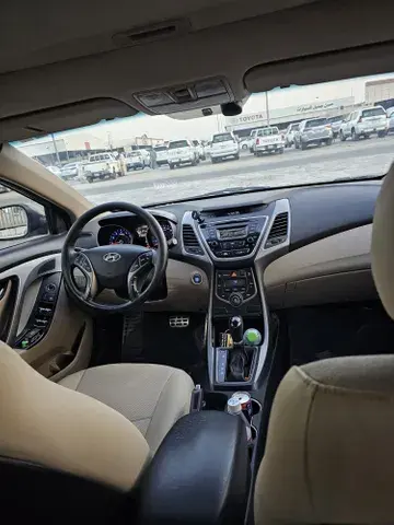 هيونداي إلنترا 2015