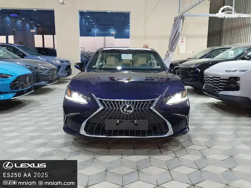 Lexus ES 2025