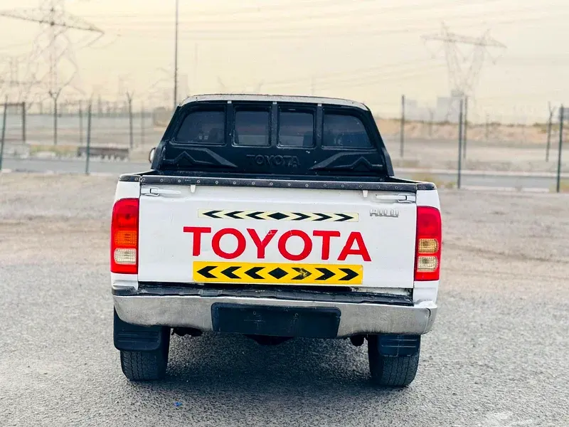 تويوتا هيلوكس 2008