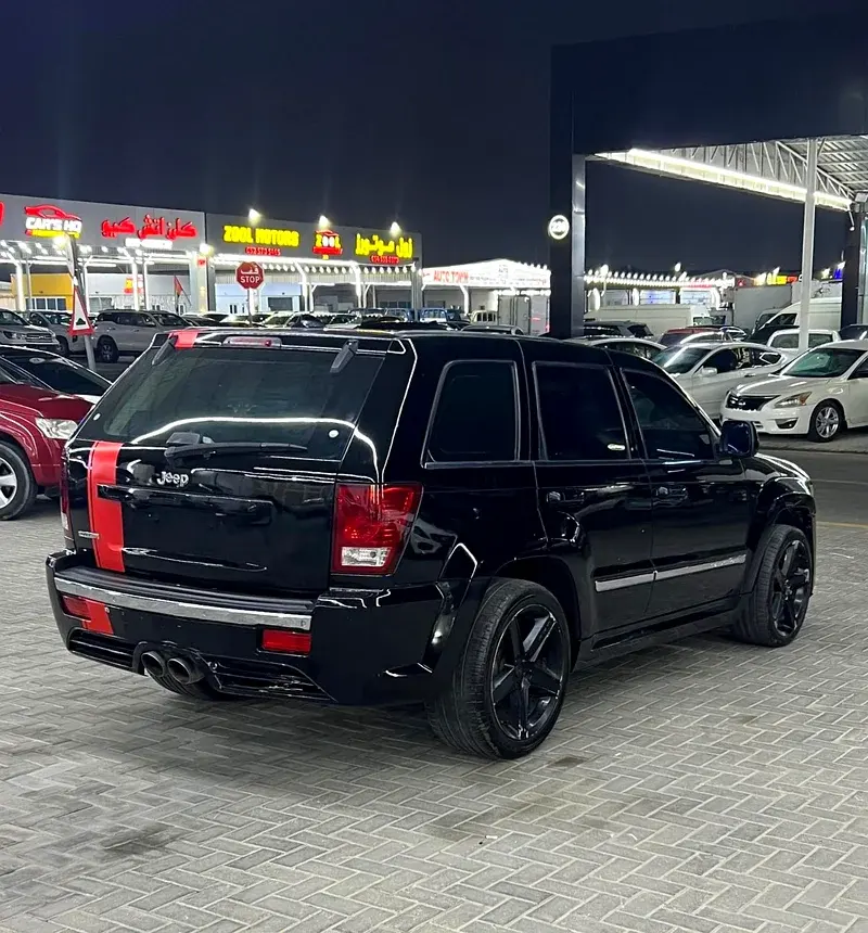 جيب جراند شيروكي 2010