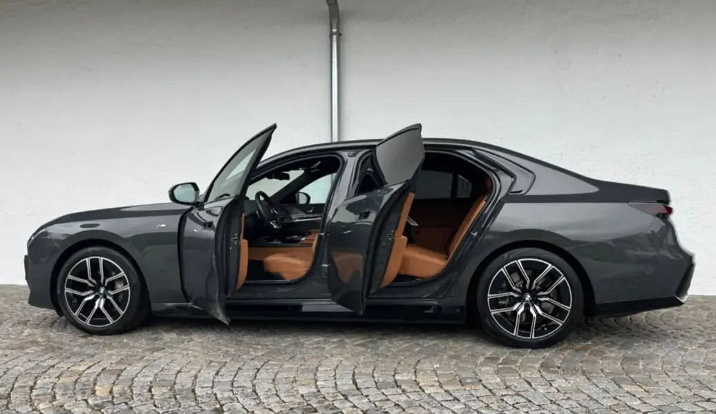 BMW i7 2024