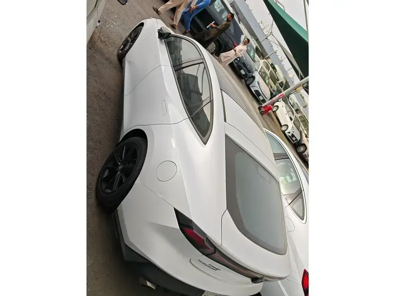 شانجان UNI-V 2023