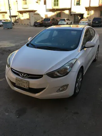 هيونداي إلنترا 2014