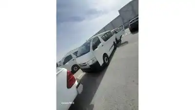 Toyota Hiace 2024 TOYOTA HIACE 2.5L DLX 15-STR S/R MID M/T DSL (EXPORT ONLY)