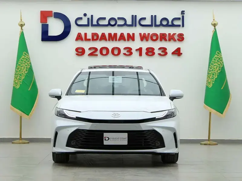 تويوتا كامري LE نص فل 2025