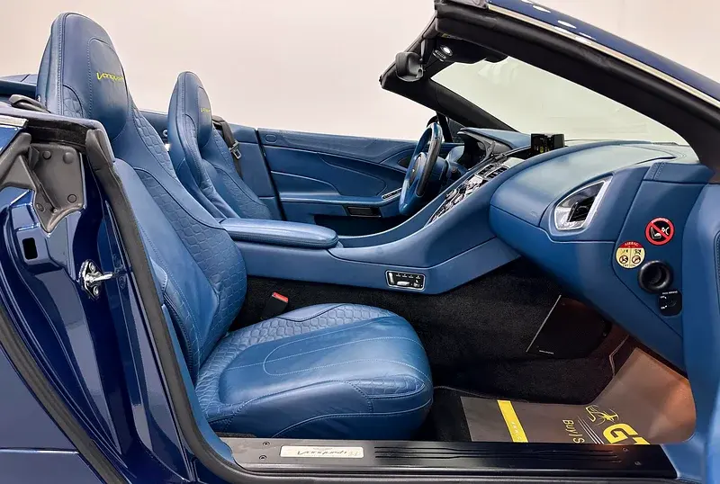 Aston Martin Vanquish 2015