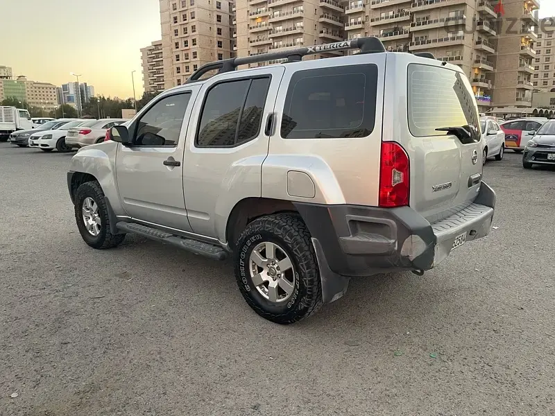 نيسان اكس تيرا 2010