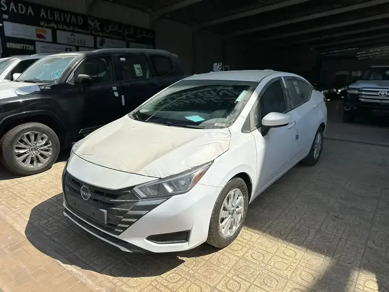 Nissan Sunny 2024