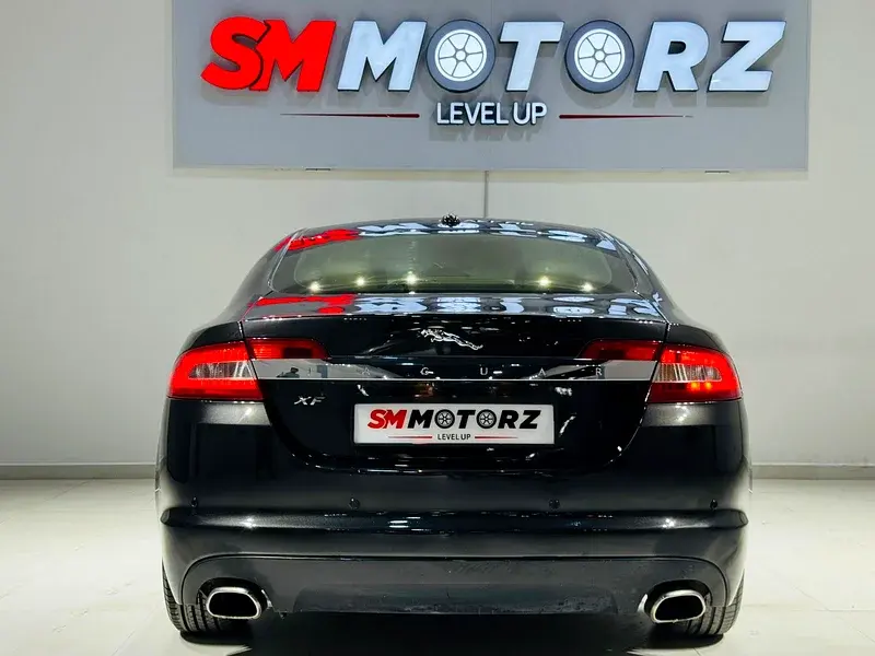 Jaguar XF 2011
