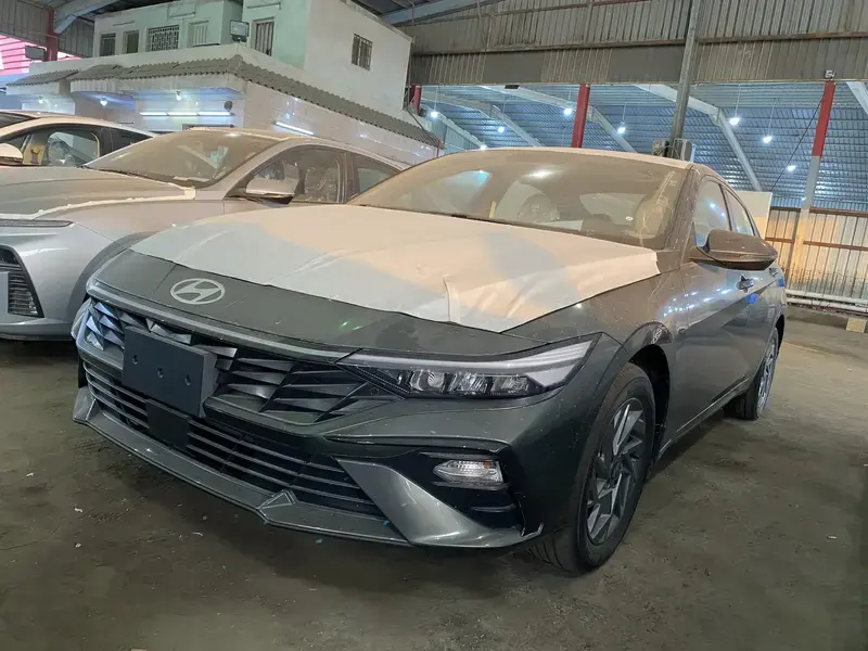 هيونداي إلنترا 2025 سمارت 2.0L