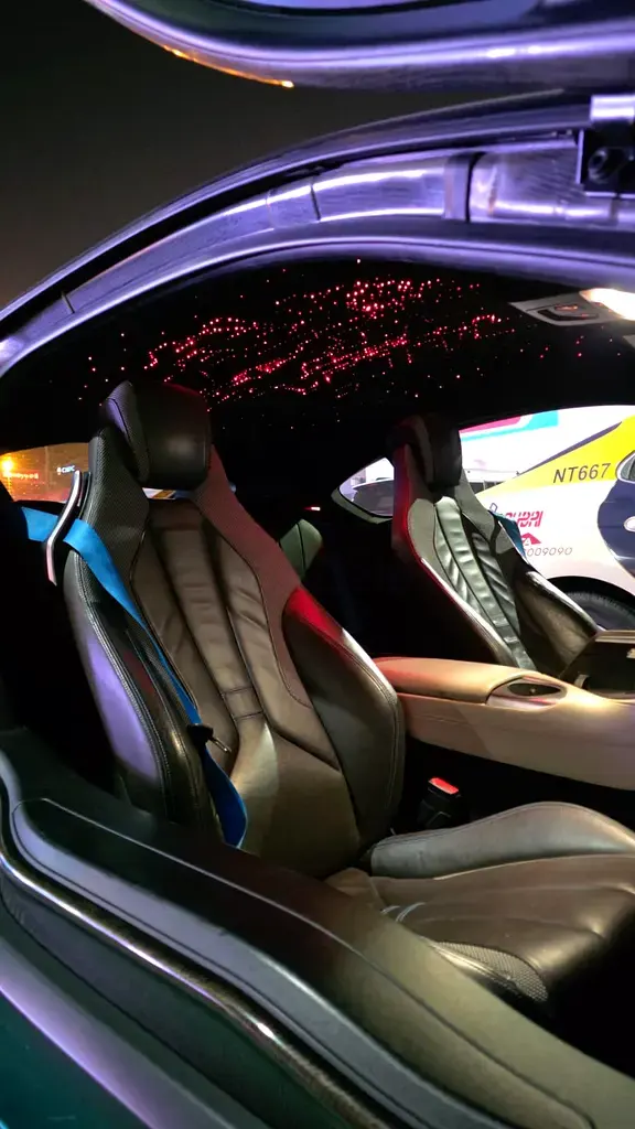 بي أم دبليو i8 2014