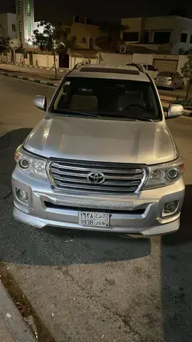 تويوتا لاند كروز 2010