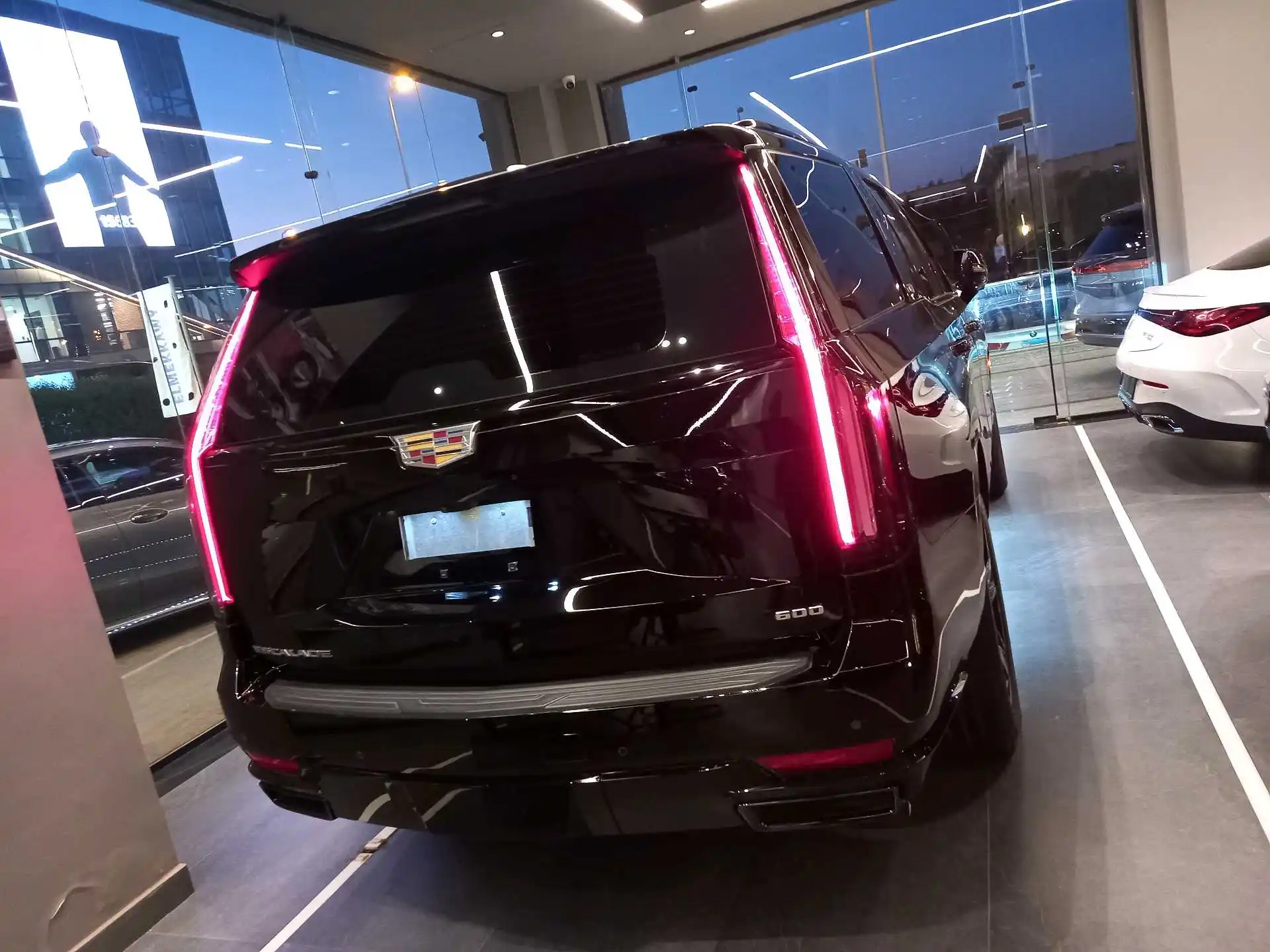 كاديلاك اسكاليد 2024