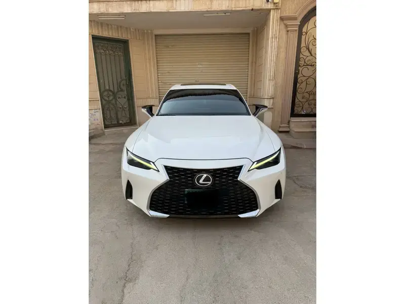 Lexus IS 2021