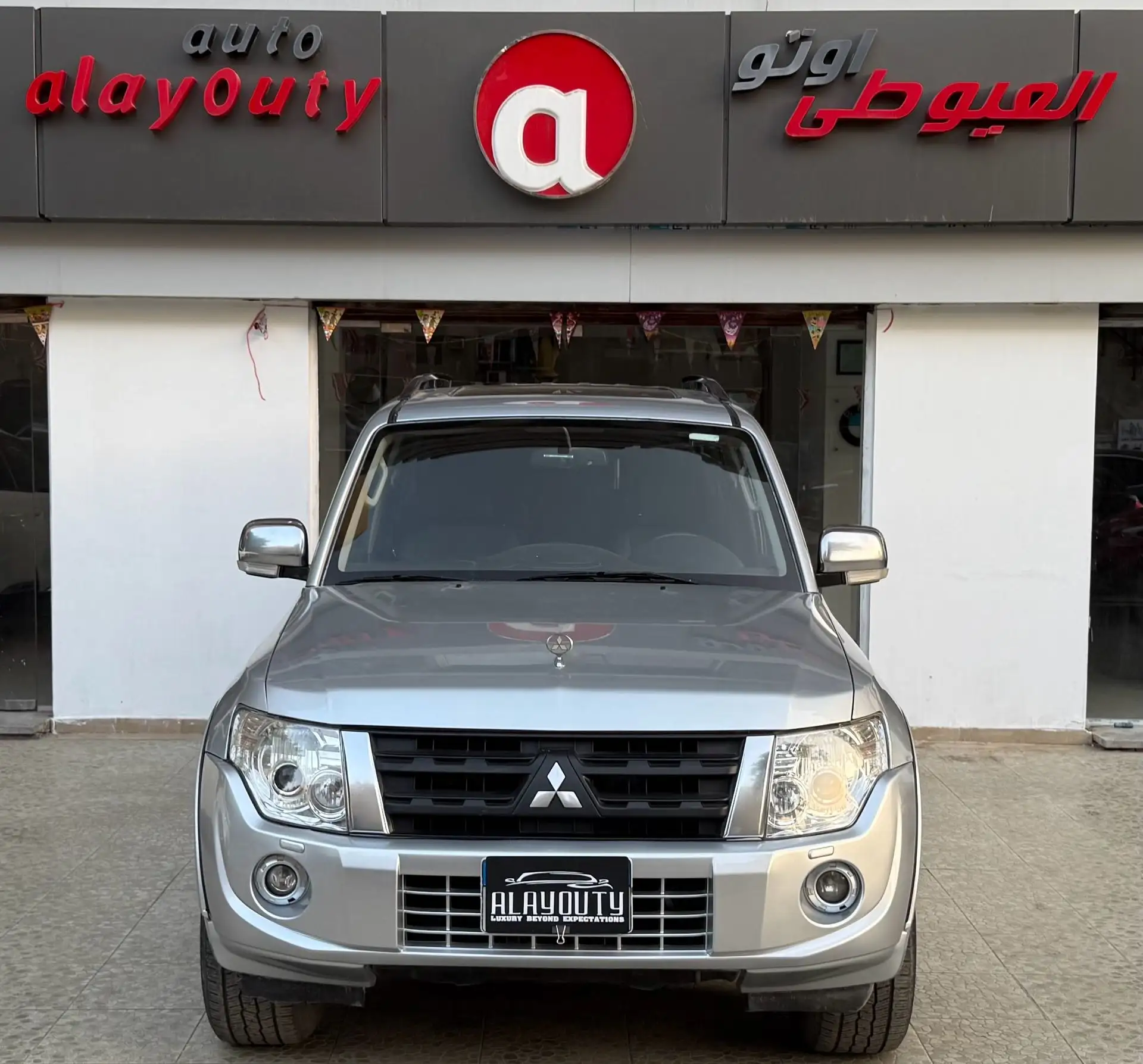 ميتسوبيشي باجيرو 2012