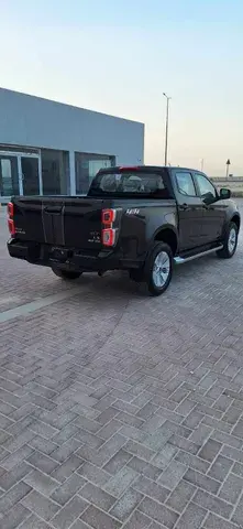 New Isuzu D-MAX 3.0L Crew Cab 4WD LS 2025