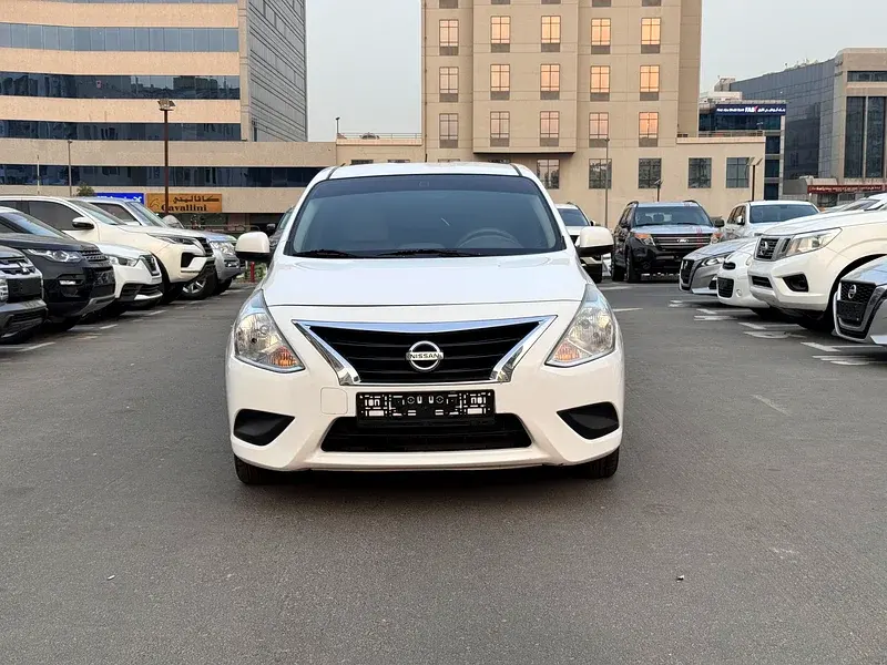 Nissan Sunny 2022