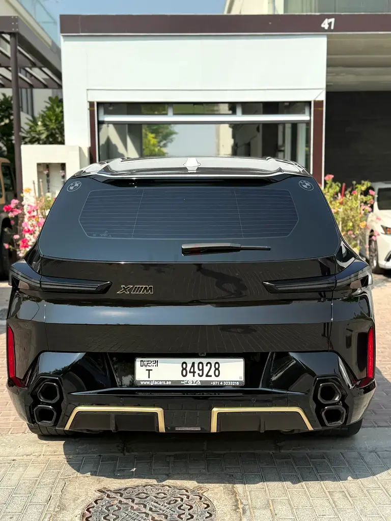 بي أم دبليو XM 2023