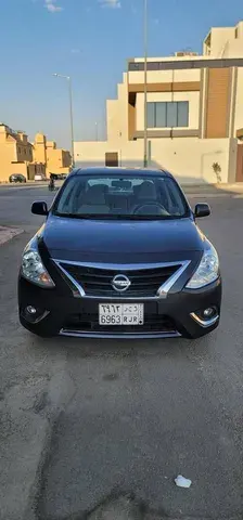 Nissan Sunny 2022