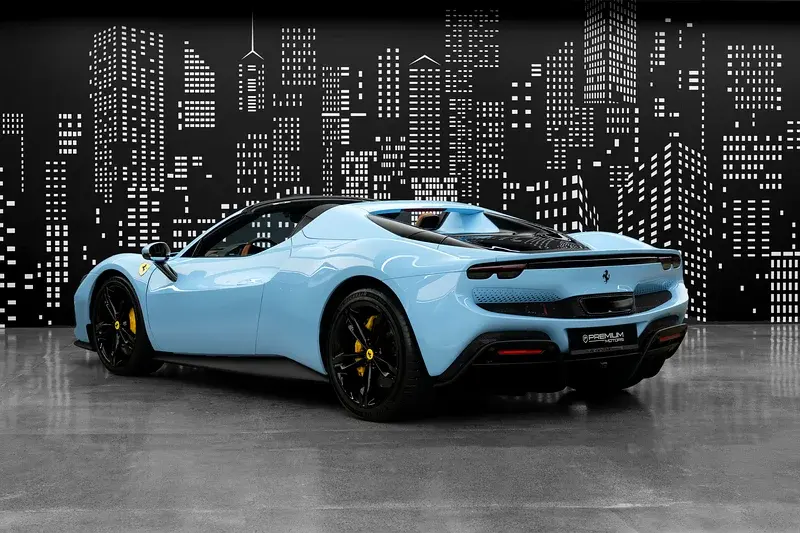 فيراري 296 GTS 2025