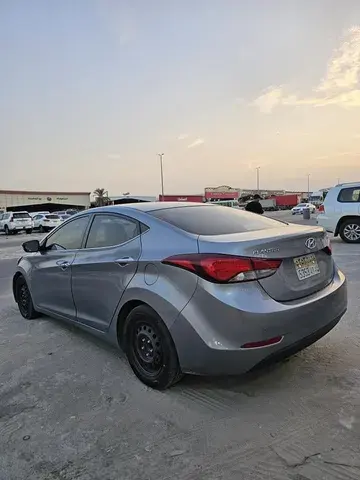 هيونداي إلنترا 2015