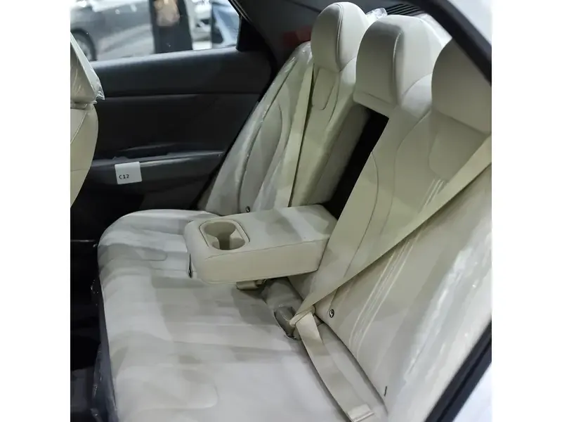 Hyundai Elantra 2025