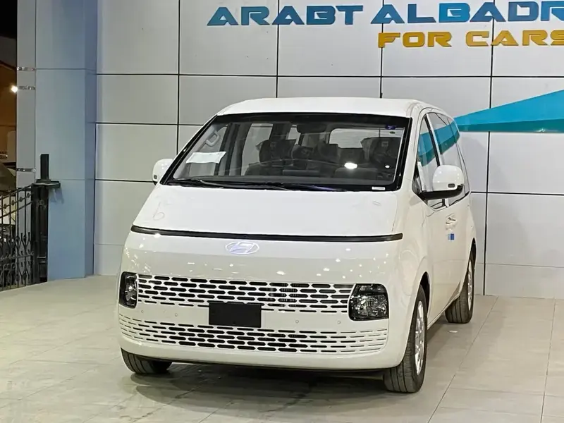 هيونداي ستاريا 2025 ديزل 9 راكب