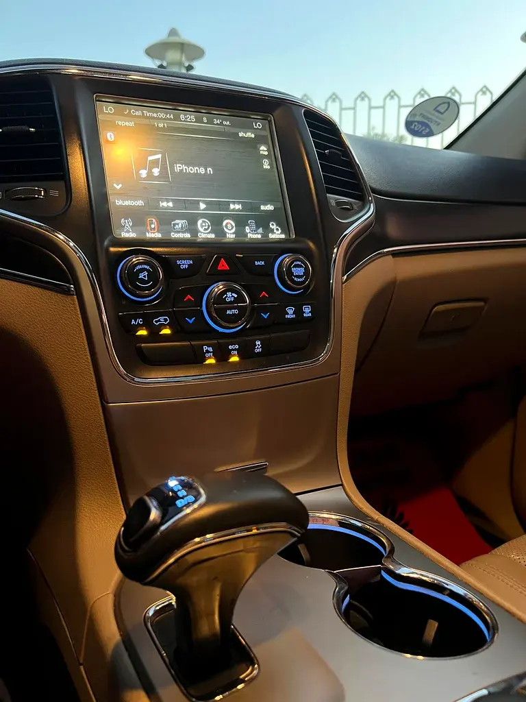 جيب جراند شيروكي 2014