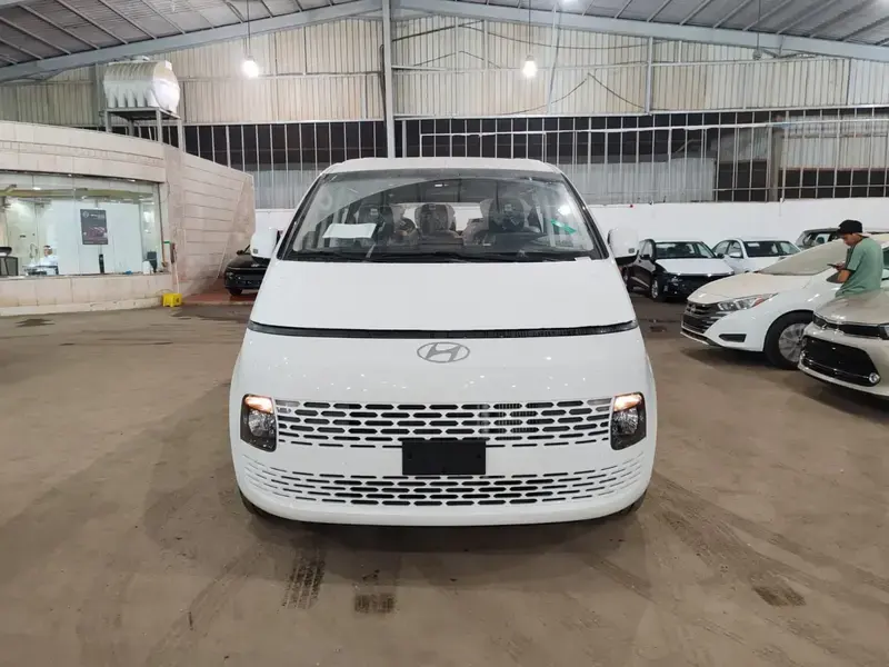 هيونداي ستاريا 2025