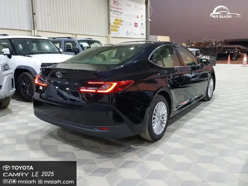 تويوتا كامري 2025 LEبنزين