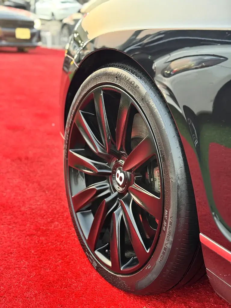 بنتلي كونتيننتال 2011