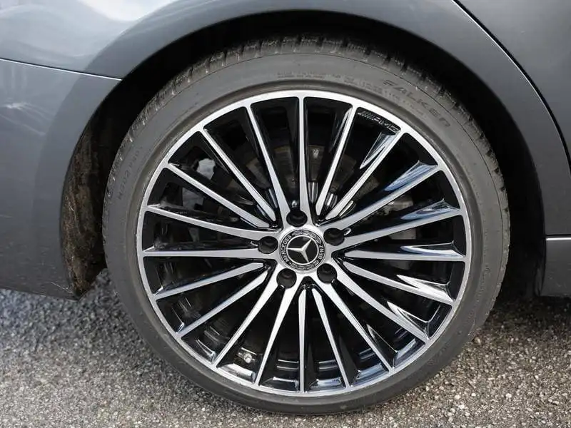 مرسيدس بنز C Class 2024