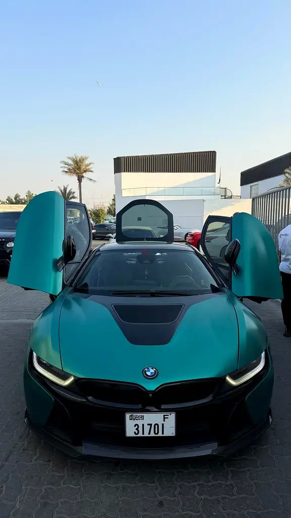 بي أم دبليو i8 2014