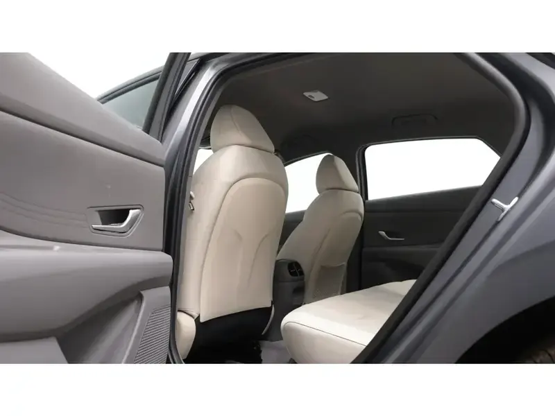 Hyundai Elantra 2025