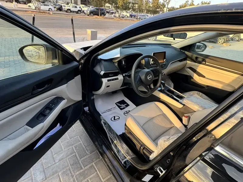 Nissan Altima 2025