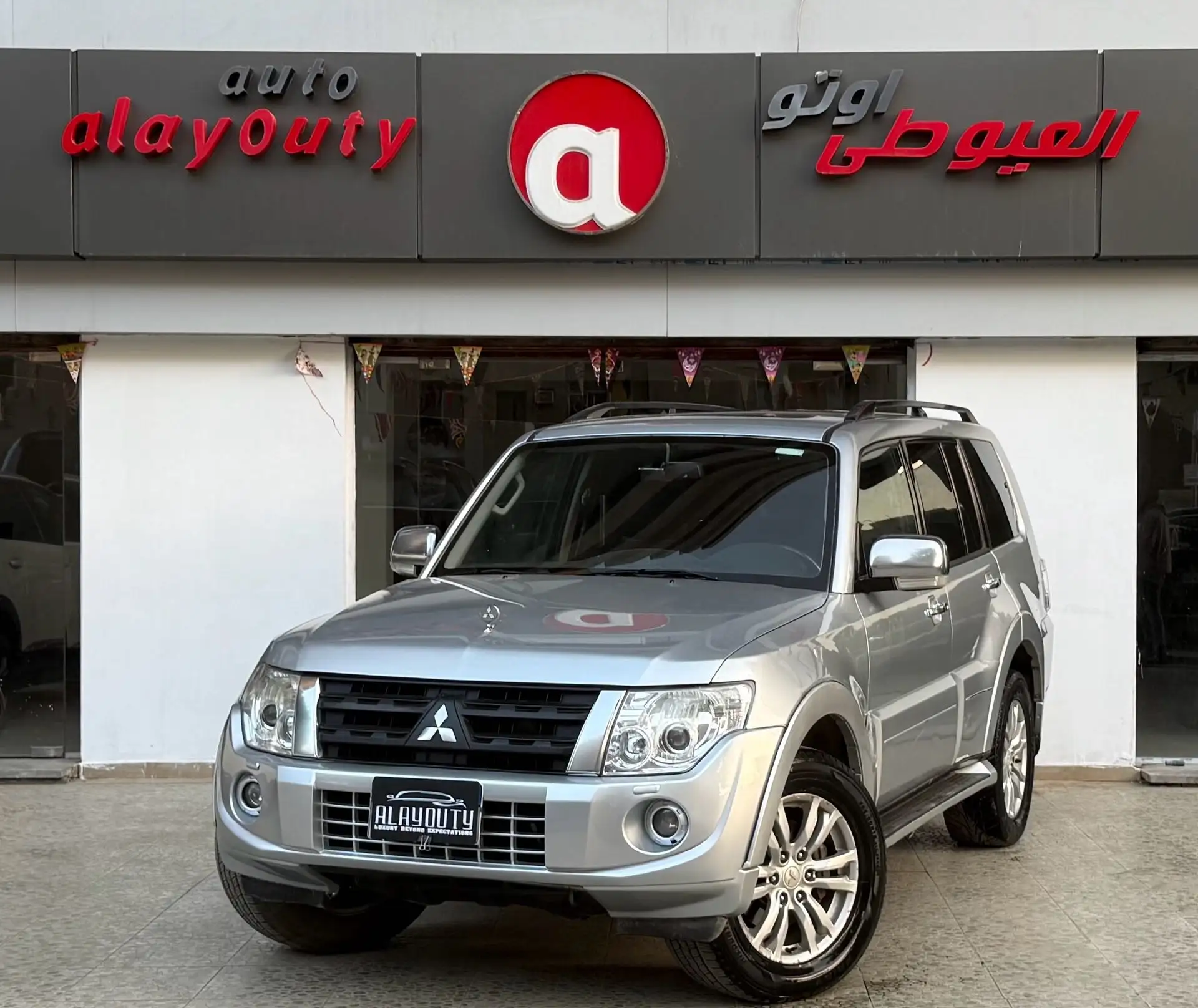 ميتسوبيشي باجيرو 2012