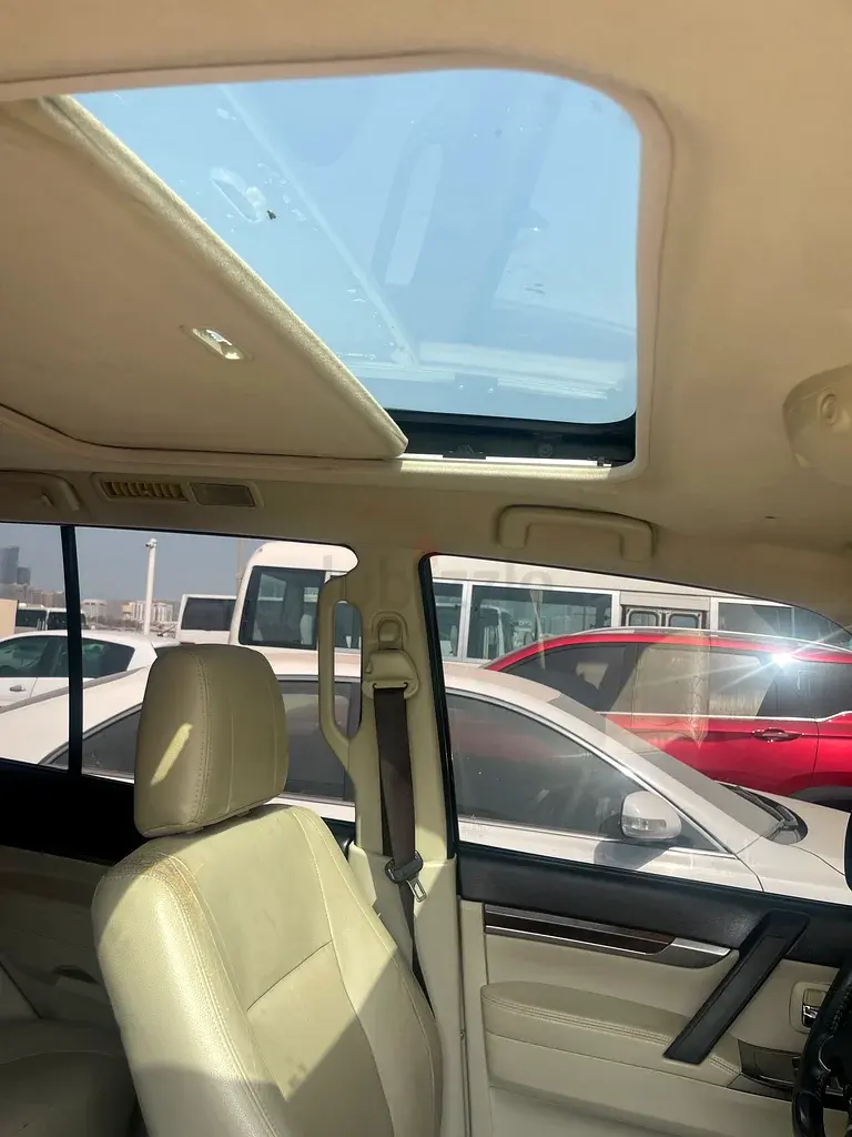 ميتسوبيشي باجيرو 2014