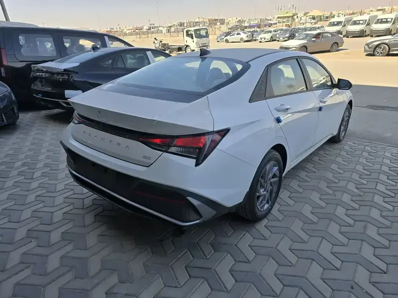 Hyundai Elantra 2025