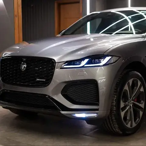 جاكوار F Pace 2025 0
