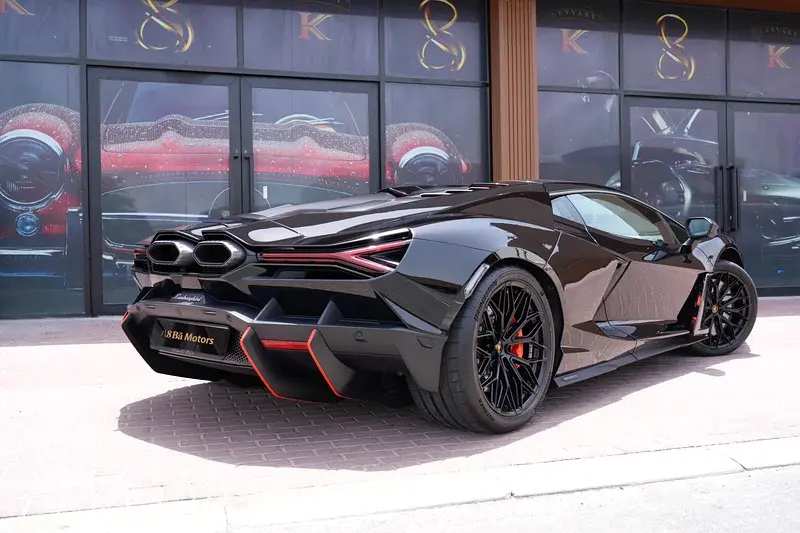 لامبورغيني ريفويلتو 2024