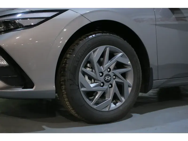 Hyundai Elantra 2025