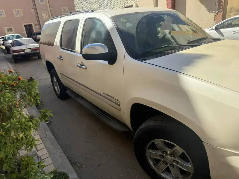 جي إم سي يوكن XL طويل 2010