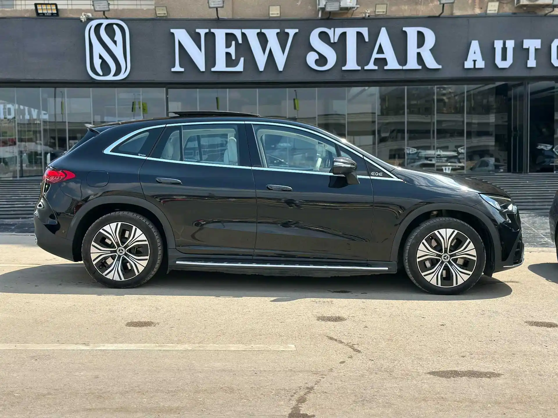 مرسيدس بنز EQE Class 2023