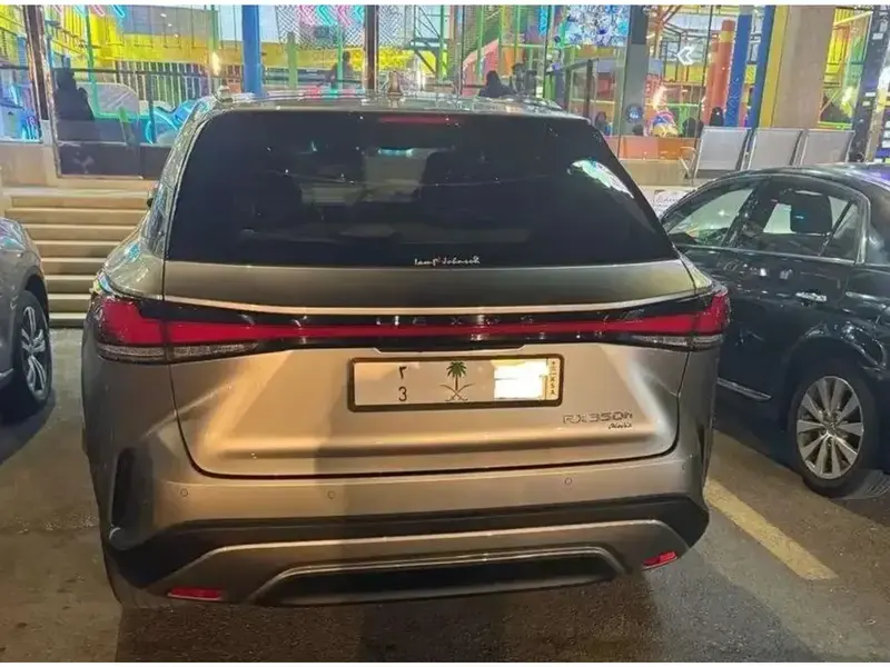 لكزس RX 350 هايبرد فل كامل 2024 مع لوحات فردية
